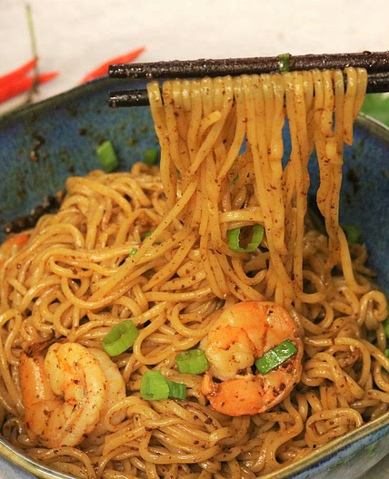 Easy Shrimp and Noodles Recipe (快手虾仁拌面)