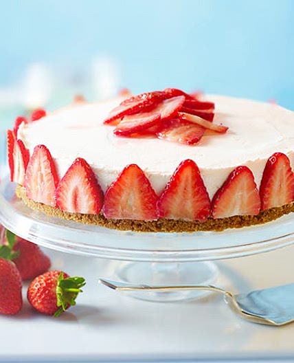 Strawberry yogurt cheesecake