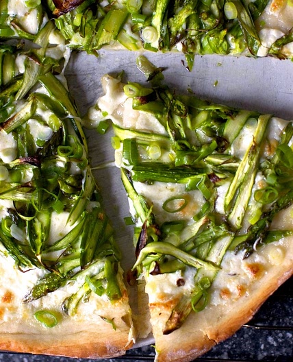 shaved asparagus pizza