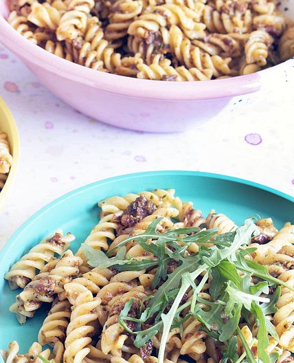 Sun-dried tomato pesto pasta