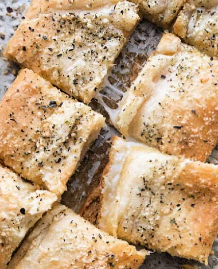 15 minutes Stuffed Cheesy Bread