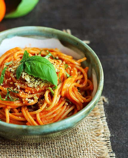 Simple Roasted Tomato Pasta and Garlic Toast