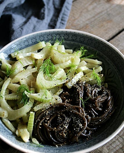 Soba-Nudeln mit Fenchel und Gomasio