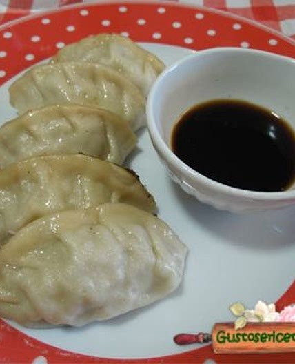 Gyoza - ravioli giapponesi di carne - Gustose ricette di cucina