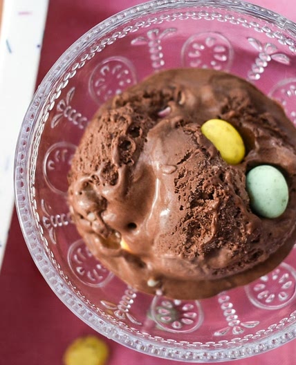 Vegan Mini Egg Ice Cream for Easter - No Churn