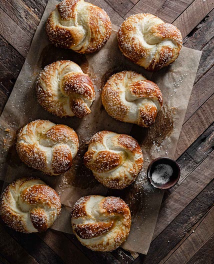 Soft Pretzel Knots