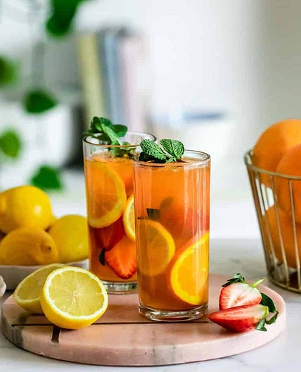 Iced Peach Green Tea Lemonade (Starbucks Copycat)