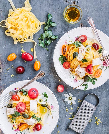 pâtes de maïs (sans gluten) au thon, aux câpres & aux tomates fraîches