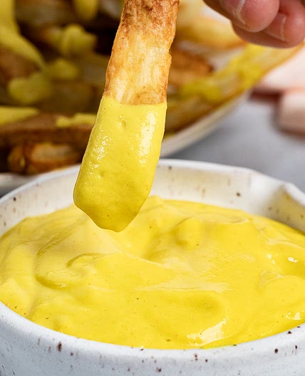 Vegan Cauliflower Cheese Sauce with Fries