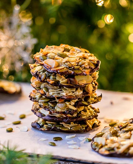 Crunchy Almond Seed Chocolate Cookies