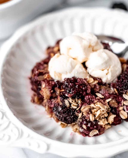 Easy Blackberry Crisp
