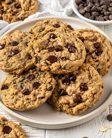 Vegan Oatmeal Chocolate Chip Cookies