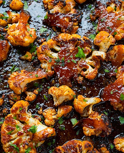 Maple Sriracha Roasted Cauliflower