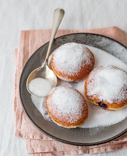 Tuscan bomboloni