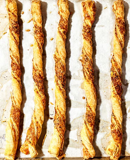 Crispy Cheese Twists