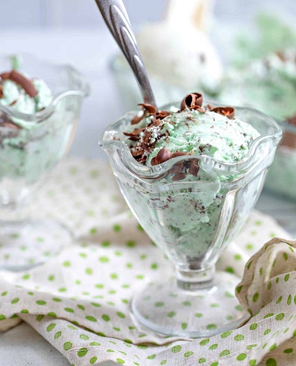 KETO MINT CHOCOLATE ICE CREAM
