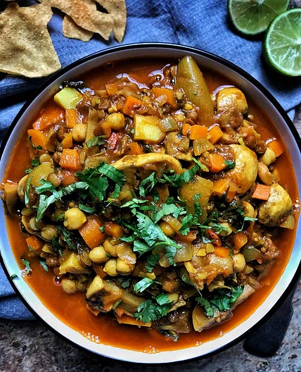 Vegan mushroom, chickpea and green lentil curry