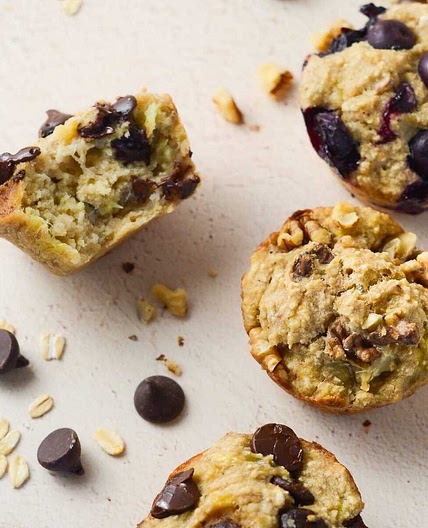 Healthy & Easy 3-Ingredient Banana Oatmeal Muffins (Vegan)
