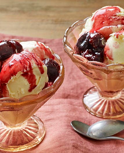 No-churn cheesecake ice cream with cherries jubilee
