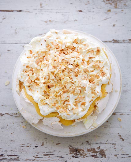 Lemon Pavlova