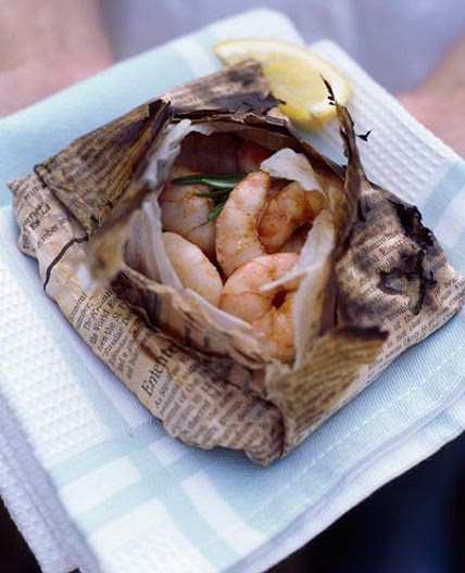 Paper-grilled prawns with olive oil and garlic