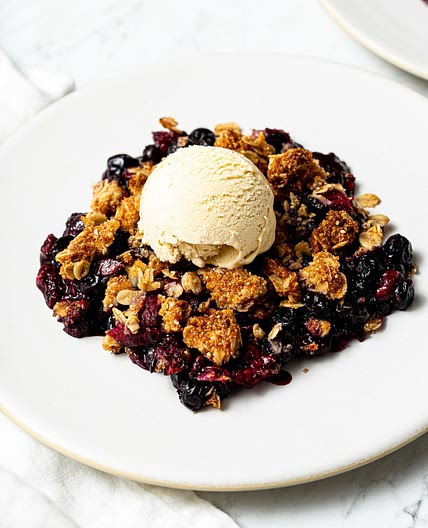 Berry Crisp with Mixed Frozen Berries
