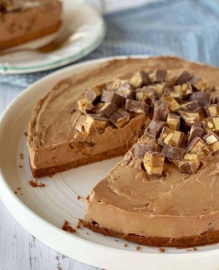 Snickers Cheesecake