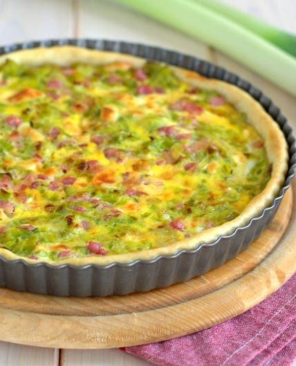 Torta salata porri pancetta e scamorza