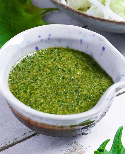 Japanese Shiso Dressing (Perilla Leaves Salad Dressing)