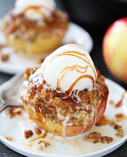 Cinnamon Streusel Baked Apples