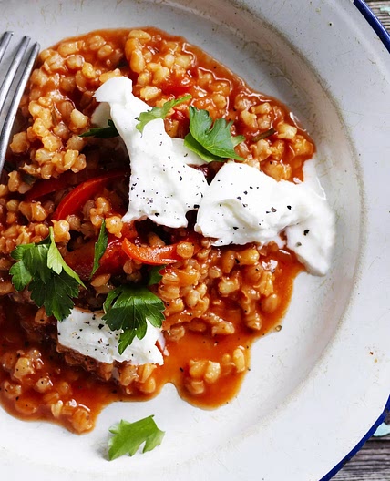 Rosemary and tomato barley risotto with mozzarella