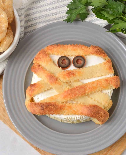 Halloween Mummy Baked Brie (Keto)