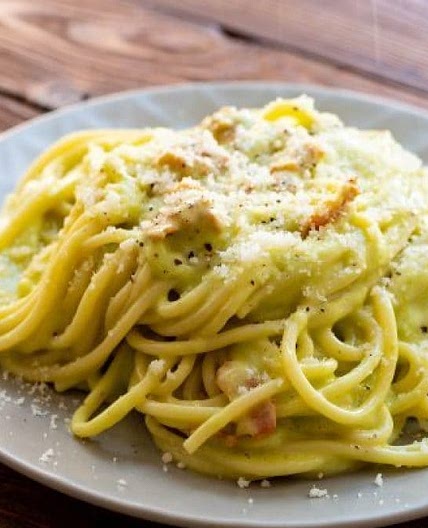 Avocado Carbonara: the tasty pasta recipe for carbonara with avocado