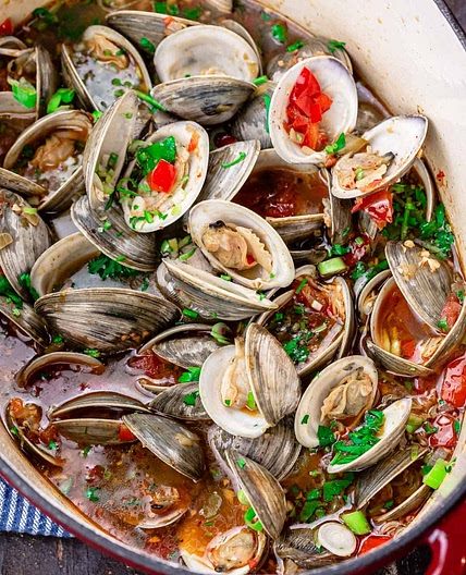 Mediterranean-Style Steamed Clams Recipe