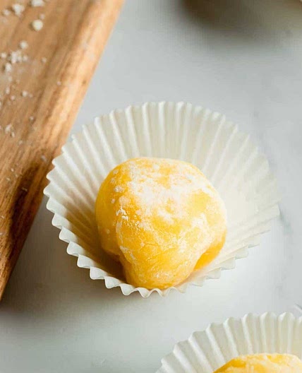 Mochi with Custard Filling