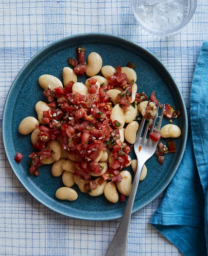 Butter bean crudaiola with tomatoes
