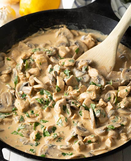 Creamy Skillet Cajun Chicken and Mushrooms Recipe