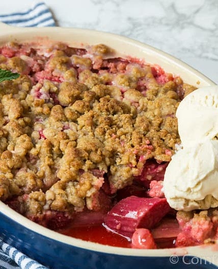 Strawberry Rhubarb Crumble