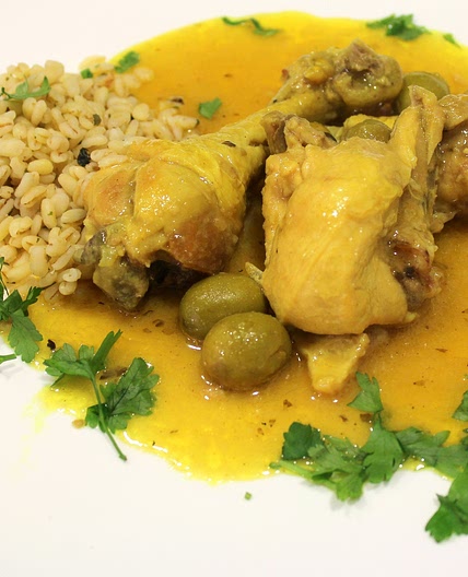 Pollo con aceitunas