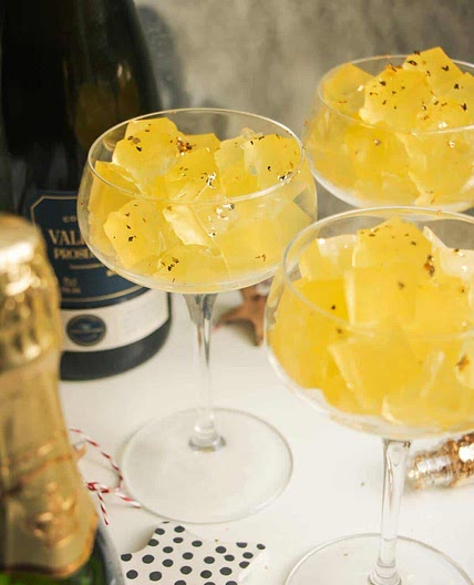 Easy Champagne Jello Shots