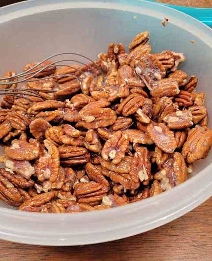 Easy And Delicious Slow Cooked Candied Pecans