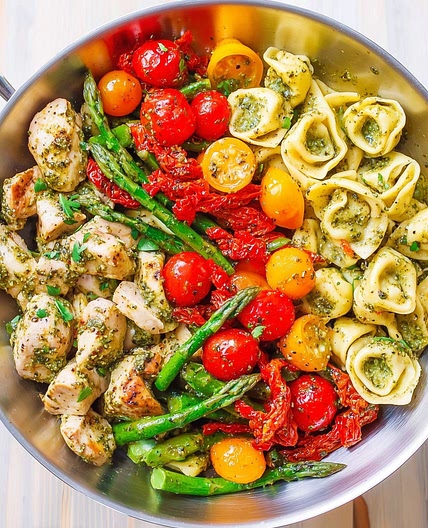 Pesto Chicken Tortellini and Veggies