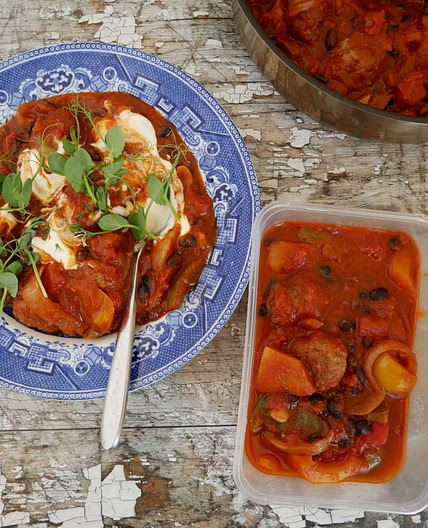 Meatball black bean chilli