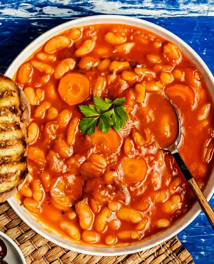 Traditional Greek bean soup recipe (Fasolada)