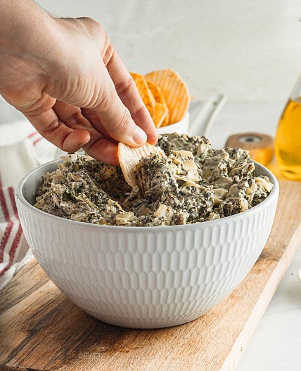 Healthy Spinach and Artichoke Dip