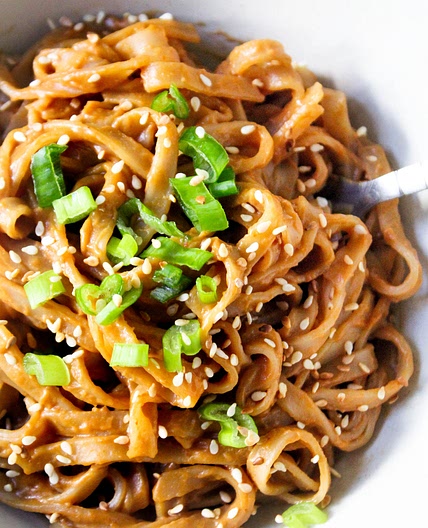 10 minute peanut sauce rice noodles