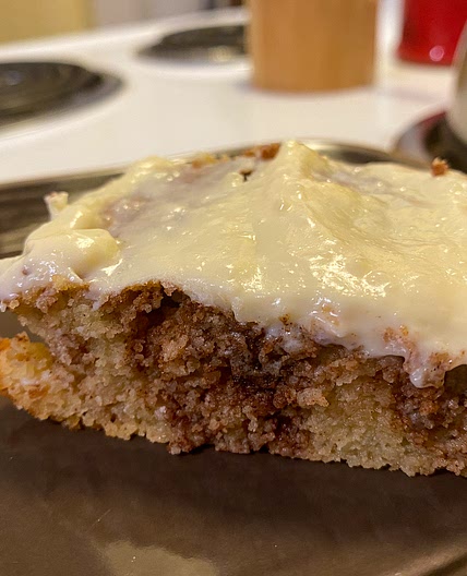 keto cinnabon cake
