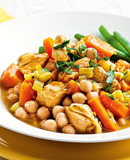 Receita de Grão de bico com frango e legumes
