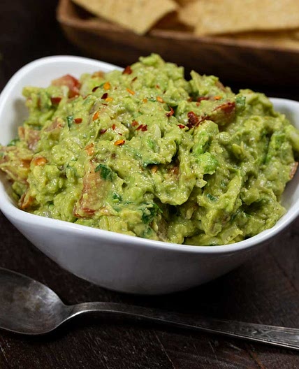 Classic Guacamole (+ pro tip so it lasts longer)