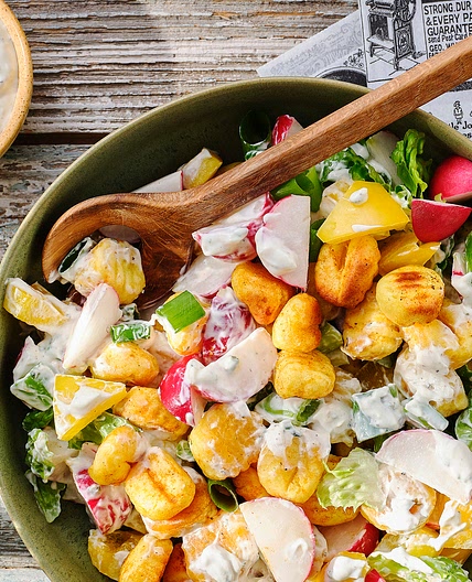 Knuspriger Gnocchi-Salat